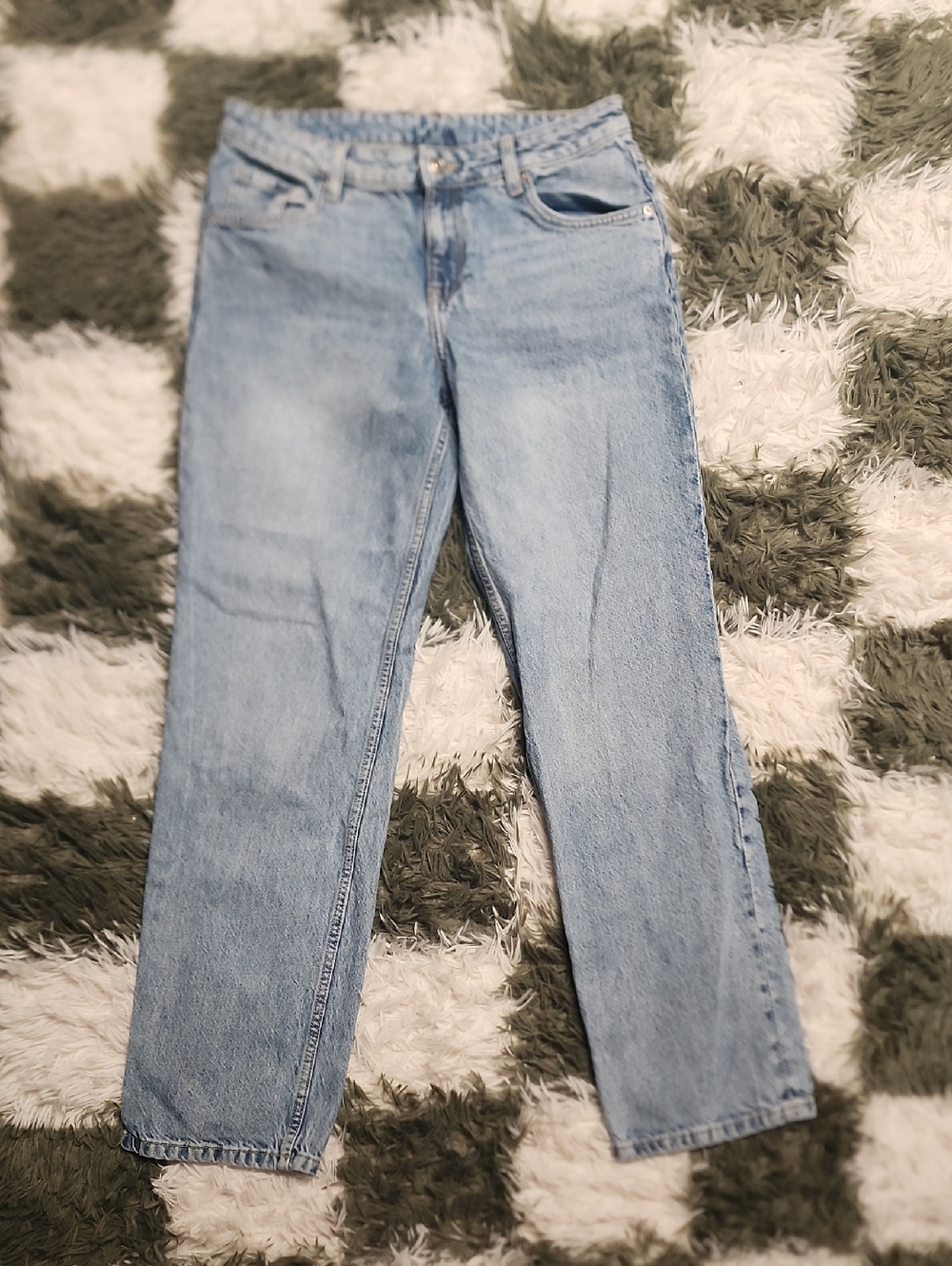 Divided Mid-rise Straight Leg Denim